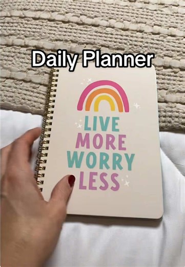 I’m also visual and like to see my schedule and to-do’s written out. This has everything I need while also being so simple. #dailyplanner #planner #todos #momhack #newyearnewme