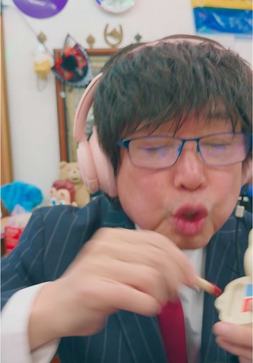 Wooden Makeup ASMR: Relaxing Sounds and Tingles