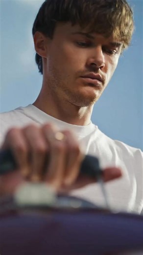 NJ Lee on Instagram: "He is grilling chicken Watering the hydrangeas amd drinking beers. Wearing his white plain shirt...Everything about this commercial screams CONRAD FISHER🤣😭 Thank you Samuel Adams🤣👏 #TheSummerITurnedPretty #TSITP #ChrisBriney"