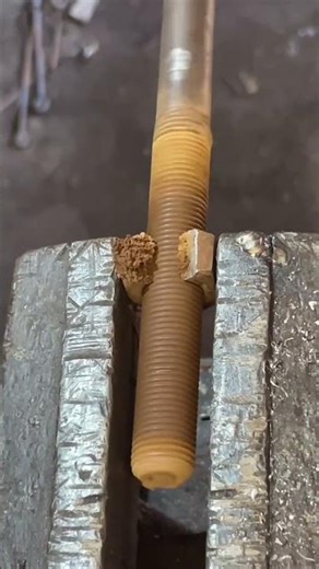 tips for cleaning rusty bolts #shortvideo