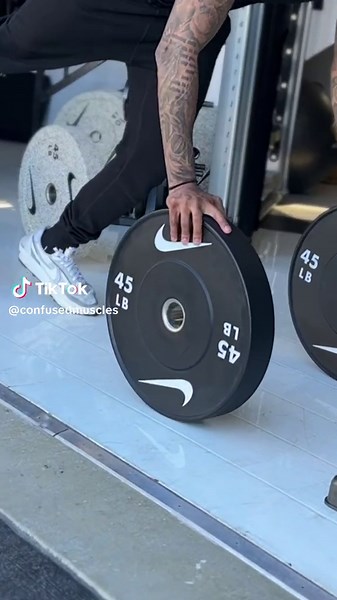 Presha on new Nike plates 🤯💪🏾 @Nick Cannon #fittok ##standingonbusiness #viraltiktok #nikestrength