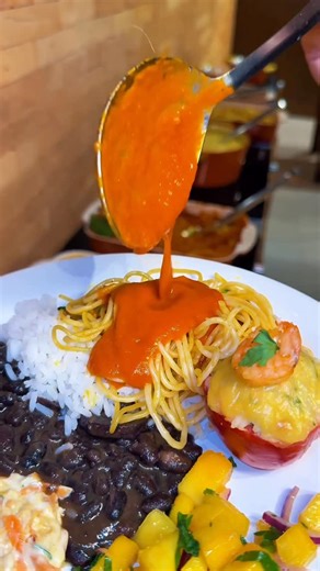 Mestre Cuca | Restaurante Self Service | O Mestre Cuca já está de casa nova. Seguimos com a mesma tradição, agora em um novo espaço na mesma rua do antigo endereço, em Ponta Verde.... | Instagram