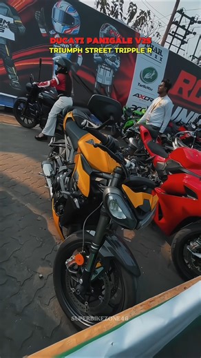 Ducati Panigale v2s❤& Triumph Street Triple R💛Superbike /#superbike #triumphofficial #ducatipanigale