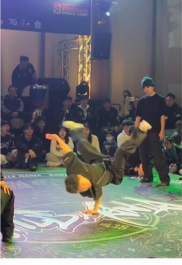 Mastering the Super PowerMove Combo in Breakdancing