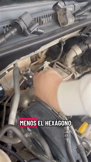 It’s difficult to remove the oxygen sensor from locations with limited space.#Mechanic #automobile