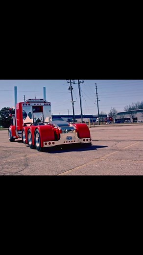 Beep. Beep. Beep. #chromeshopmafia #4statetrucks #chrome #chromeshop #customtrucks #semitrucks #trucking #customrig #bigrig #18wheeler #tractortrailer #largecar #largecars #cdldriver #trucker #truckers #truckerslife #longhaul #diesel #dieseltrucks
