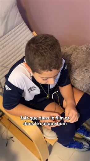 Eyal vous explique avec ses mots d’enfant comment se passe une séance de Neurofeedback ce qu’il sent pendant la séance, les bienfaits qu’il ressent après, ainsi que les changements qu’il a pu percevoir grâce au Neurofeedback. #concentration #enfants #difficultésscolaires | Neurofeedback Jennifer Kespi