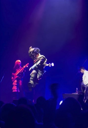 ダンスボーカル×バンドが混ざり合う