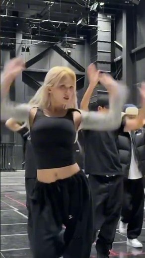 SOMI dance practice for FAST FORWARD dance break intro at MAMA Awards 2023 #somi #kpop #shorts