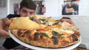 184K views · 3.1K reactions | Lo youtuber "Shaleboom" ha provato la migliore pizza di TikTok nella sede di Soccavo  #saddasapefa https://www.youtube.com/watch?v=l0vf4QQ9SmA | Pizzerie Errico Porzio | Facebook