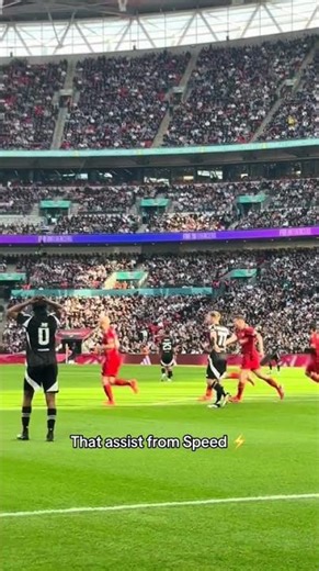 The way they all ran over to him #sidemen... #Shorts #wembleystadium