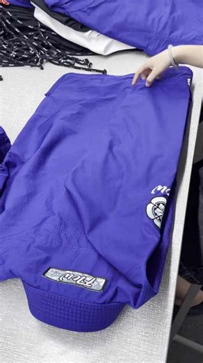 Rashguard for Gi Training - Smooth Surface Reduces Friction Against Opponents Lapel