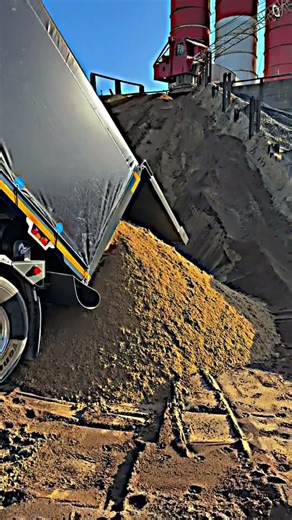 #Truck#vocalinstrument#automobile#khmerlittlecranes#funny#vocalcontrol #ช่างเอิร์ทไฟวุ่น