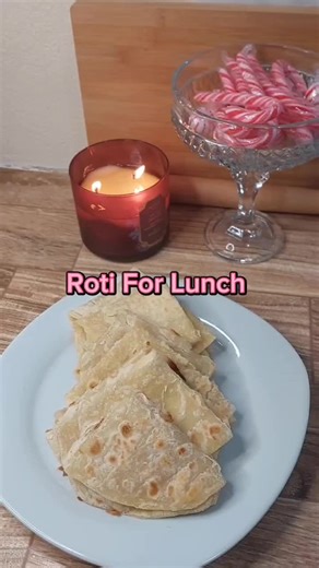 This Jamaican Roti Recipe makes a fun and delicious side dish for all your favourite curry dishes. Ingredients Flour Butter oil Salt Warm water #Christmas #caribbeanfood #homemade #caribbeanfood #FoodLover #likeforlik👍👍👍👍 #lovestory #followers➕ #CapCut