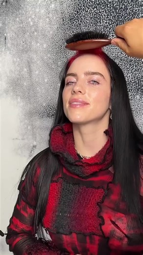 Billie behind the scenes of her shooting for Allure#billieeilish #fypシ゚ #foryou #viral@BILLIE EILISH @Billie Eilish Home