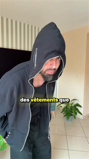 Et toi la mode ça t’intéresse ? Moi oui depuis quelques temps mais je débute du coup je fais pleins d’erreurs et c’est drôle. Donc abonne toi si tu veux qu’on rigole ensemble #mangatoker #createurdecontenu #coulissesdecreateur #jojo