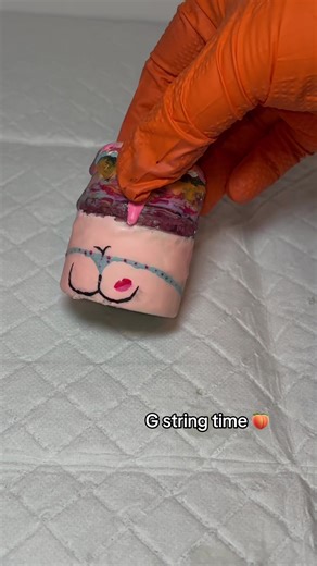 Replying to @💋 𝐅𝐑𝐄𝐘𝐀💋 | guitar string wiggling