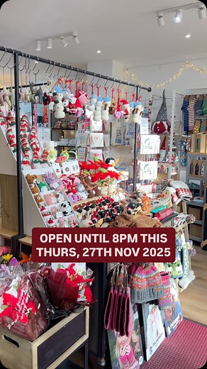 Velvet Bird x West End Christmas Fortnight ✨ This Thursday (27th Nov) we’re staying open ‘til 8pm! a one-off late night especially for the festival. 🎄 We’re already open seven days a week, but this Thursday gives you that lovely extra breathing room if you need a bit more time to shop. 🤩 We’ve also added shopping baskets to make things even smoother, so no more juggling candles, cards, and cute things in your arms while you browse! Don’t forget to enter the FREE West End Christmas Prize Draw w