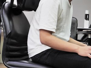 134K views · 8.3K reactions | 這次升級不只雙向葉片能支撐背部 更是增加了人體曲線脊椎支撐系統 美姿調整兼具舒適就是要讓你一次到位！ 高度回彈久坐再也不痠痛更能預防骨刺及脊椎側彎 | Future Lab. 未來實驗室 | Facebook