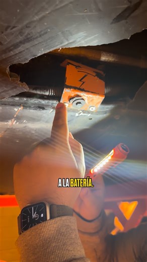 JCTAXIELECTRICO on Instagram: "Por esto son IMPORTANTES los PROTECTORES de BATERÍA que ofrece THE DOCTOR. Las chapas de protección de batería de THE DOCTOR son dos protectores metálicos diseñados específicamente para el Tesla Model 3/Y, que se instalan en la parte baja del coche para proteger tubos y cables críticos que van directamente a la batería. #Tesla #TeslaModelY #jctaxielectrico #ProtectorBateria"