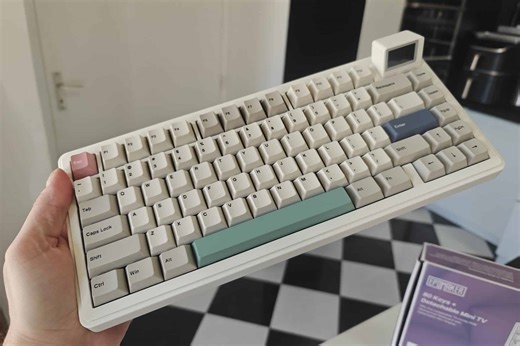Test du clavier sans fil EPOMAKER RT82 avec écran LCD personnalisable