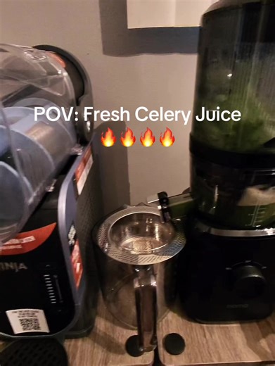 Sodium in celery is mineral salts, not the bad kind. Helps nerve function, muscle movement, and reduces cramping. #fyp #juicejunkii #entrepreneur #detroit #foryoupage