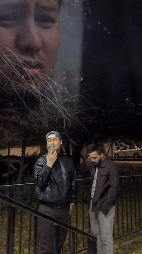 Green71 on Instagram: "Green71 — Oʻzbekistonda ijod qilayotgan repper boʻlib, oʻzining oʻziga xos uslubi va qoʻshiqlari bilan tanilgan. Uning ijodi hip-hop va trap janrlarini oʻz ichiga oladi. Green71 bir qancha qoʻshiqlar va albomlar chiqargan. Masalan, uning “Onajon” nomli albomi mavjud. ￼ ￼ Uning “Masdinu” qoʻshigʻi ham mashhur boʻlib, bu trekda Green71 oʻzining oʻziga xos rep uslubini namoyish etgan. ￼ Green71 oʻzining YouTube kanalida ham faol boʻlib, u yerda turli qoʻshiqlari va musiqiy vi