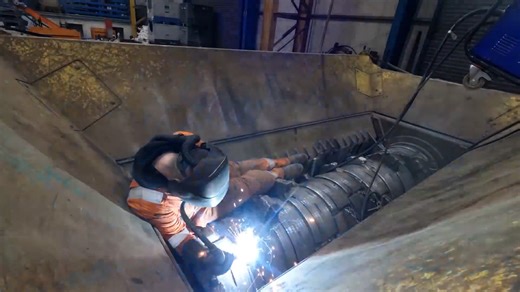 Placing TNT traps throughout a Minecraft multiplayer server