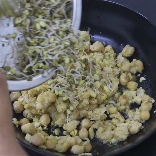 Chickpea Mung Sprouts Sandwich Recipe 🌱 Full recipe : https://youtu.be/xycnKVezPBU?si=NY9ASk56olHw8-Cq (Sprouts sandwich, Chana sandwich, mung sprouts sandwich) #nisahomey #sourdough #sandwich #vegan | Nisa Homey