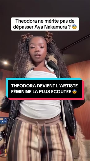 🚨THEODORA DEVIENT L’ARTISTE FÉMININE LA PLUS ÉCOUTÉE EN FRANCE DEVANT AYA NAKAMURA ?🚨 Vous êtes choqués ? Est-ce que c’est mérité ? est-ce que vous l’écoutez ? Est-ce que pour vous c’est Aya qui est l’artiste féminine la plus écoutée en France ? En effet, après six ans où c’était Aya Nakamura qui était élu l’artiste la plus écoutée en France, elle s’est fait détrôner par l’artiste émergente Théodora qui a réussi en un an à vendre plus de 240 000 album et également obtenir deux disques de diama