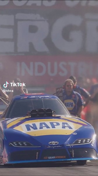 Funny Cars, man… 😍 #dragracing #nhra #cartok