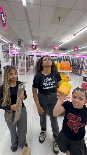 My momma HAIR is a MESS #foryou #fyp #nova #funny #shorts