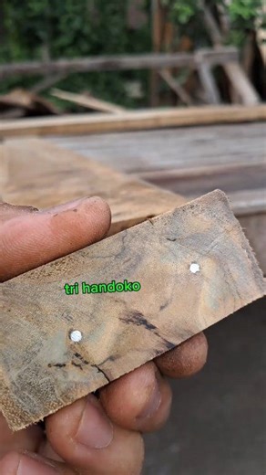 how to test the sharpness of a saw blade 🤣🤣 #carpenter #idea #diy #woodworking | Tri Handoko
