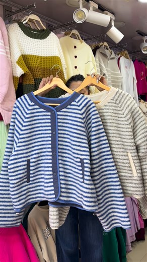 91 reactions · 3 comments | New arrivals reversible jacket ✅✅ #reversiblejacket #foryou #foryoupage #deliveryallovernepal @queenshopnepal | QueenShop Nepal | Facebook