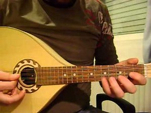 1ο Μάθημα μαντολίνου..δροσοσταλίδα..(Ανδρουλάκης-Καρατάρης)