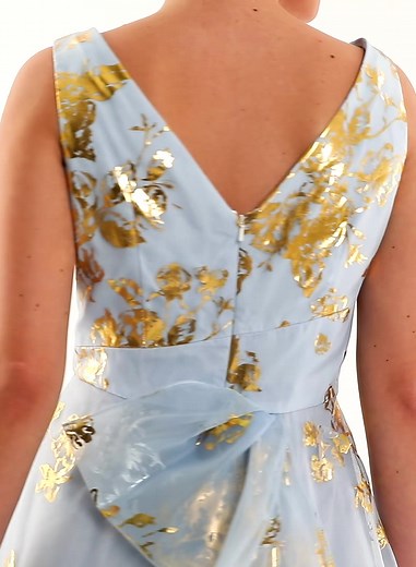 Become an irresistible combination of sophistication and glamour. Shop new arrivals. | Marchesa