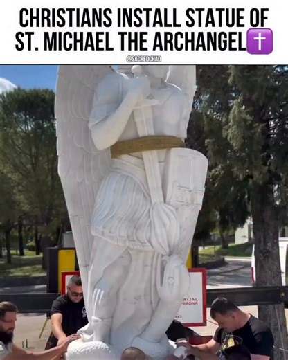 Christians in Croatia installing a massive statue of St Michael the Archangel 🇭🇷🎥 sacredchad