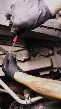 Tips for Disconnecting Toyota Coil Pack Electrical Connectors #techtips #mechanictips #mechanic #diy