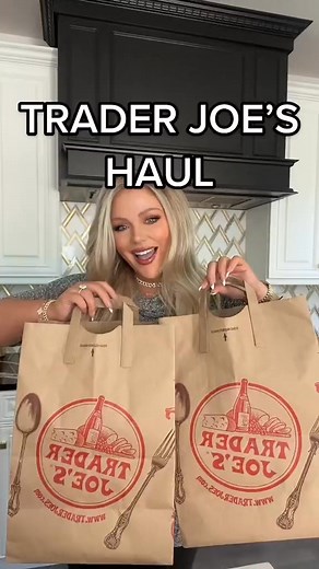 Trader Joe’s grocery haul #fyp #traderjoes #traderjoeshaul #traderjoesfoodreviews #pumpkinspice #haul #drugstoremakeup #bestmakeup #girl #beautiful #newmakeup #toofacedpartner #skincare #skincareroutine | Kelly Strack Official