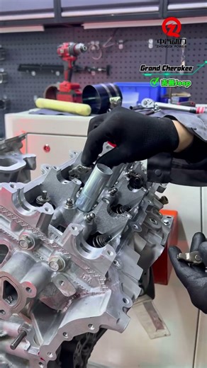 The whole process of engine assembly for Grand Cherokee