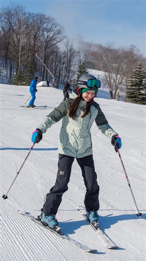 January is Learn to Ski month! 🥳 To celebrate, we're giving you an insider's look into our new Learn to Ski Guarantee program. ☃️ With the Learn to Ski Guarantee*, beginners aged 13 are rewarded for their hard work with a 5x7® Pass after completing all three steps of the program! 🎿 Follow Angelina as she takes on the slopes for the first time with our awesome instructors by her side. Want to join in on the fun? There's no time like the present, with discounts on midweek bundles including lift,