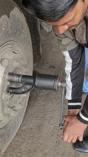 hub bolt puller tool checking 🤷 #shortsfeed #shortvideo #viral #trendingvideo #automobile #shorts