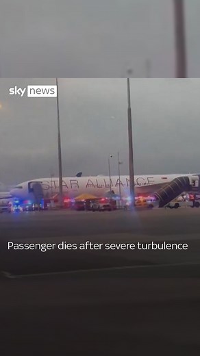 265K views · 1K reactions | A passenger has died after severe turbulence on a London-Singapore flight. It was cruising at 37,000ft (11,280m) before dropping 6,000ft (1,830m) in around three minutes, according to flight tracking data. #singapore #planecrash #london #flight | Sky News | Facebook