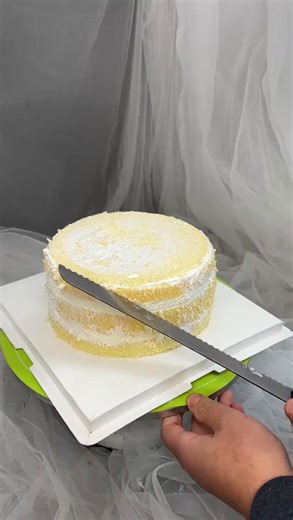 Dailyart Unity on Instagram: "A winter story told in cake form ❄️ From smooth, hand-iced layers to a flowing snowy landscape, this piece is built step by step like a miniature world. Icy blues, soft whites, sculpted evergreens, frosted strawberries, and tiny snowmen come together to create a calm winter scene you can almost step into. Every detail is carefully shaped and finished by hand, turning buttercream into texture, movement, and atmosphere. A cake that is not just made to be eaten, but to