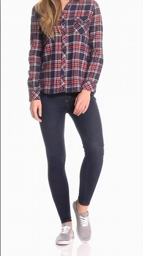 i131 • Cine 0 • 4K Claire Gerhardstein looking cute wearing Skinny Jeans and a Flannel Shirt