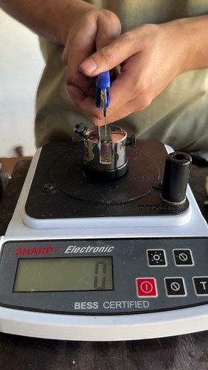 340K views · 3.1K reactions | Let’s restore a retractable utility knife#fyp #knife #knifesharpening #ray #knifesharpener #rui #knives #japaneseknives #kitchenknives | Ray The Sharpener | Facebook