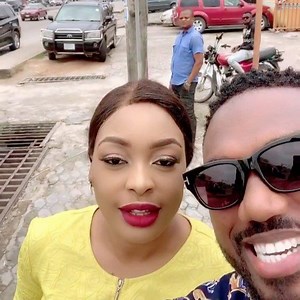 I love all Simi songs but she sure won’t love my singing. 😂 My favorites right now are By You (She and her Hubbie) and Doyin (She and Mr Eazy). Who’s your favorite African artist and what’s your current favorite song? Let’s chat. Being inside is not easy. 😁 Cc: @nuella_njubigbo | Eddie Watson