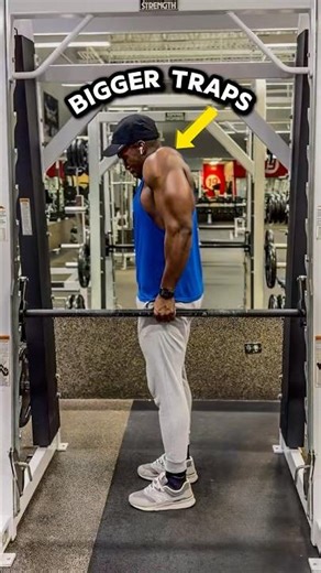 Single-Arm Smith Machine Shrugs for Bigger Traps #fitnesstips #trapezius