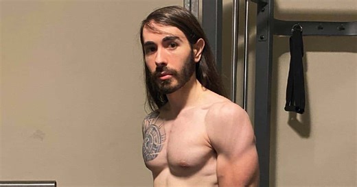 How tall is MoistCr1TiKaL? Fans 'feel powerful' after comparing their heights to popular YouTuber