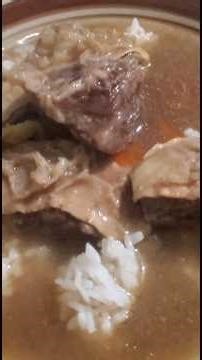 Slow cooker chicken rib broth 🤤🍲 Delicious homemade recipe!